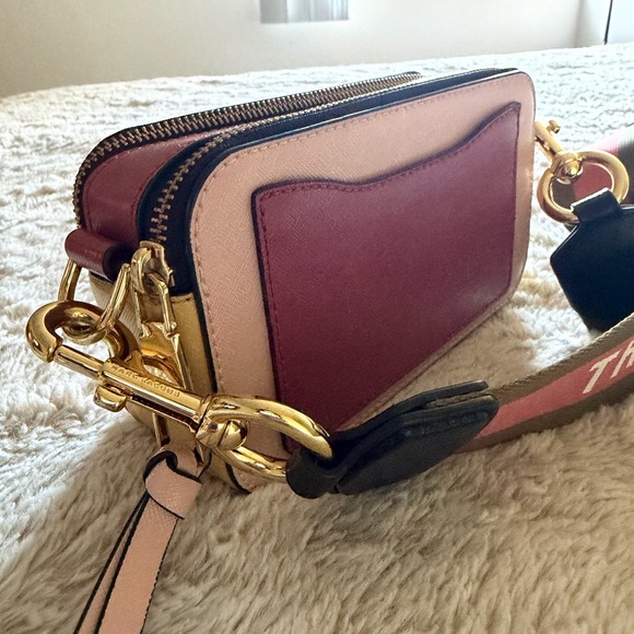 Marc Jacobs Pink Leather Crossbody Camera Bag with Gold Hardware - Picture 6 of 11